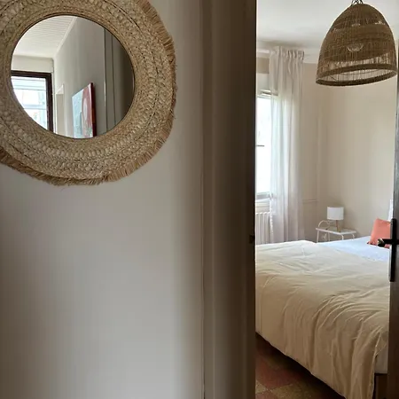 Calme Et Lumineux, Cour Exterieure, Petits Dejeuners Sur Demande - Proche Gare Et Centre Апартаменты Ним