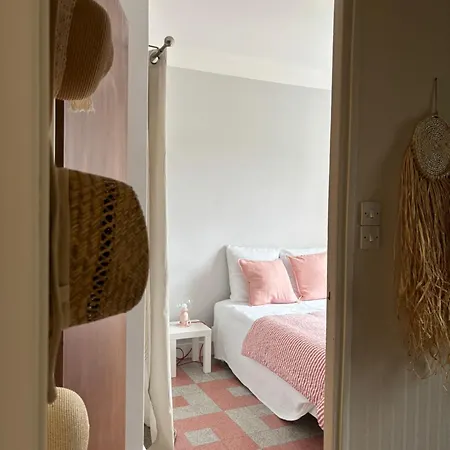 Calme Et Lumineux, Cour Extérieure, Repas Maison Possibles - Proche Gare Et Centre Appartement *