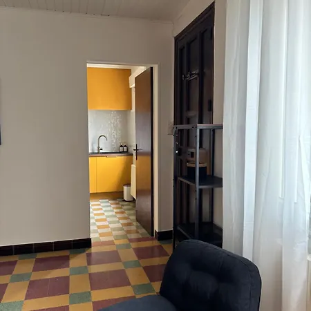 Calme Et Lumineux, Cour Extérieure, Repas Maison Possibles - Proche Gare Et Centre Appartement Nîmes