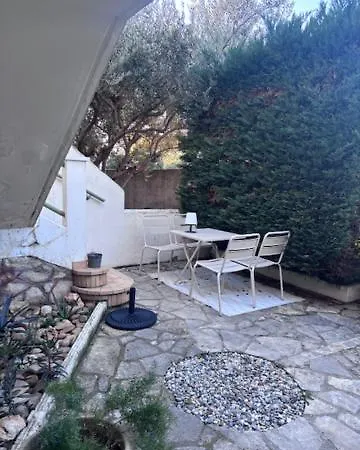 Calme Et Lumineux, Cour Extérieure, Repas Maison Possibles - Proche Gare Et Centre Appartement *