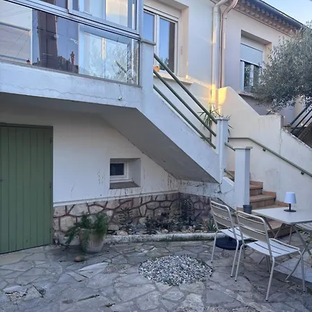 Calme Et Lumineux, Cour Extérieure, Repas Maison Possibles - Proche Gare Et Centre * Nîmes